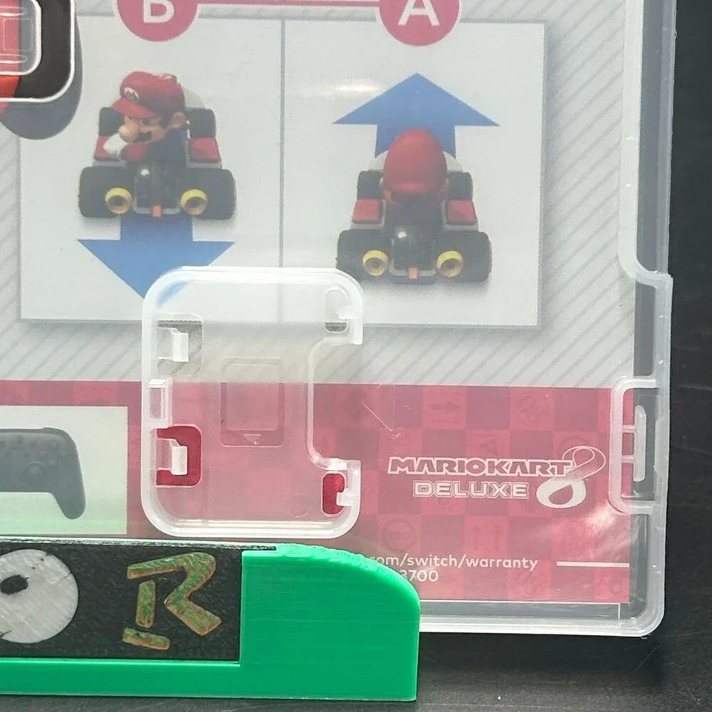 Mario Kart 8 Deluxe Local Online Multiplayer (Nintendo Switch, 2017) CASE ONLY